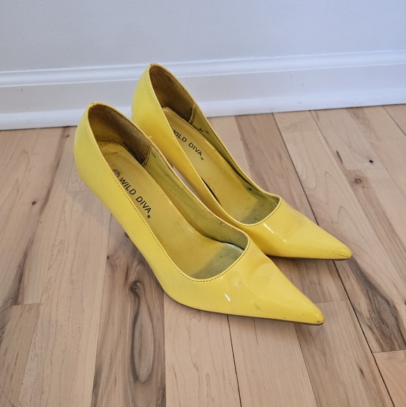 Wild Diva Shoes - Wild Diva Yellow Patent Leather Heels
